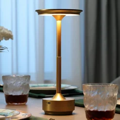Eclips LED Tischlampe - Gold