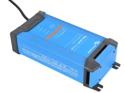 Victron IP22 30 A Blue Smart Batterieladegerät