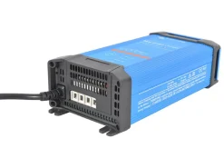 Victron IP22 30 A Blue Smart Batterieladegerät